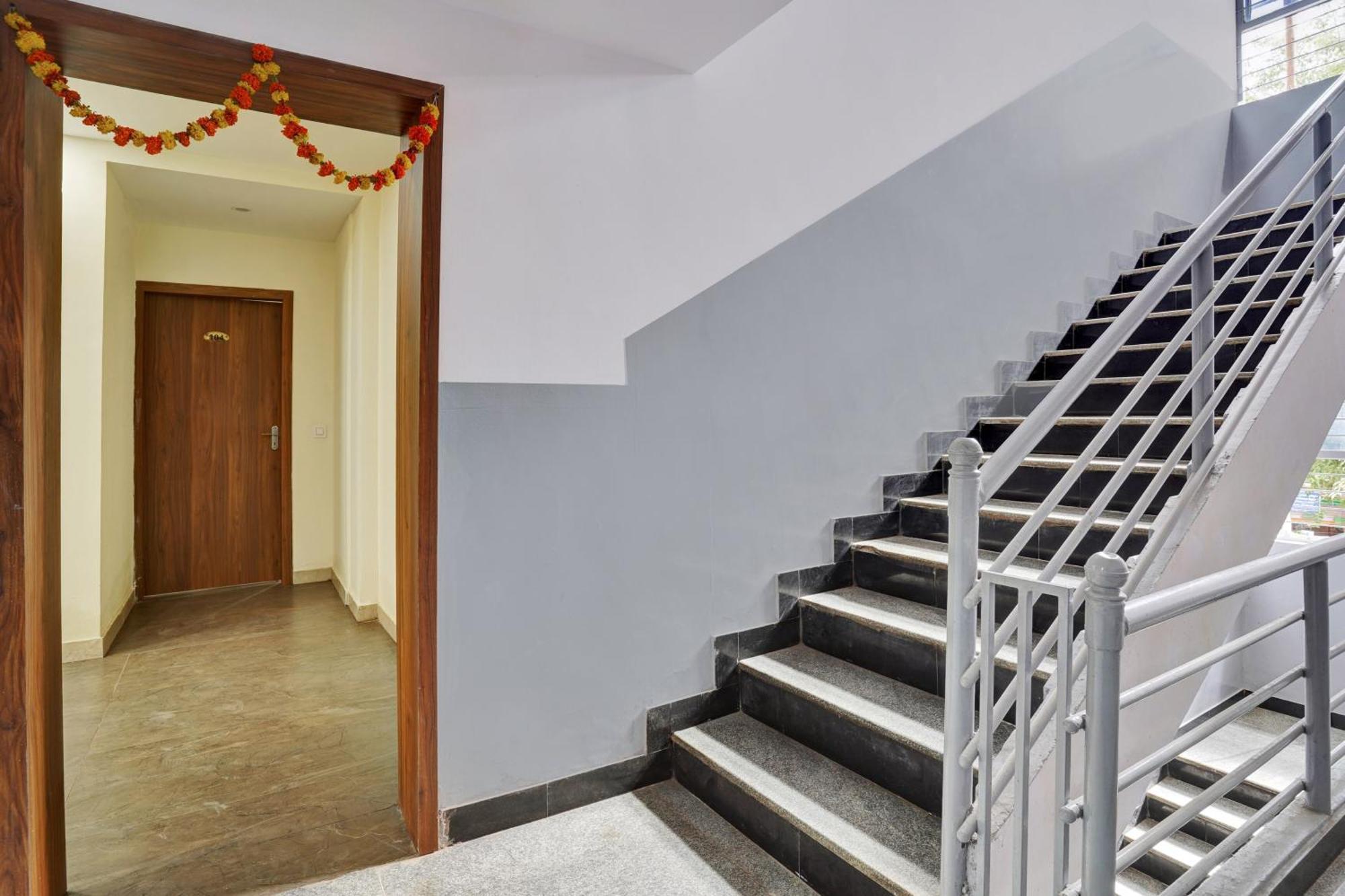 Hotel O Gayathri Metro Deluxe Bengalúr Exteriér fotografie